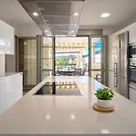 Вилла 5 Bedrooms Адехе