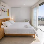 5 Bedrooms Адехе