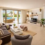 5 Bedrooms 빌라 아데제