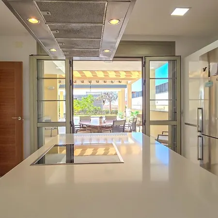 Vila 5 Bedrooms