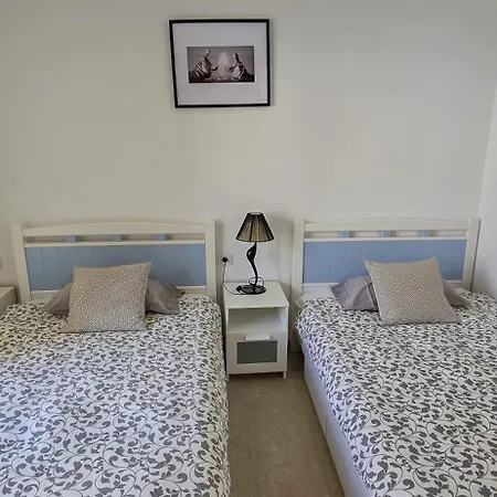 5 Bedrooms * アデヘ