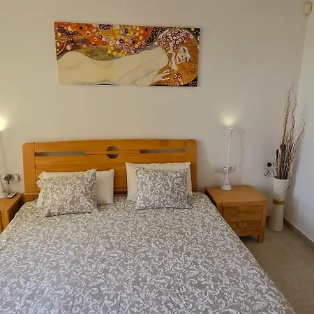 וילה 5 Bedrooms אדחה