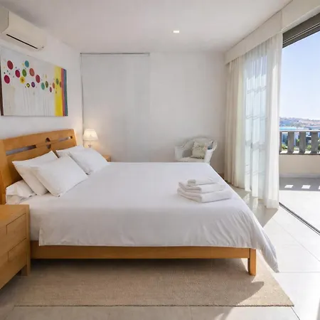 5 Bedrooms 阿德耶