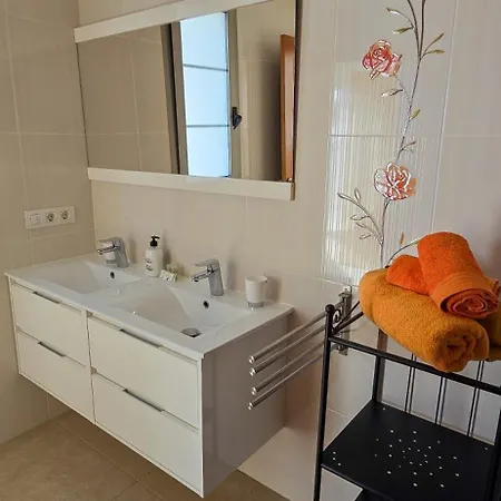 5 Bedrooms 빌라